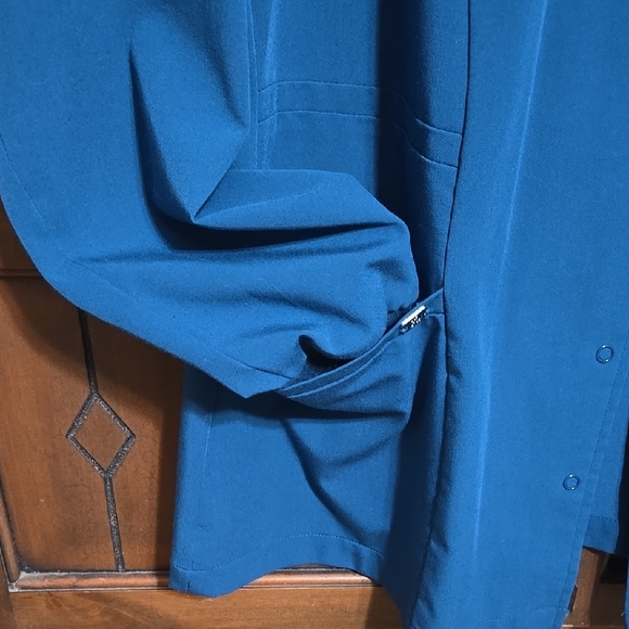 Grey's Anatomy Womens's Aqua scrub jacket, large - Picture 3 of 6